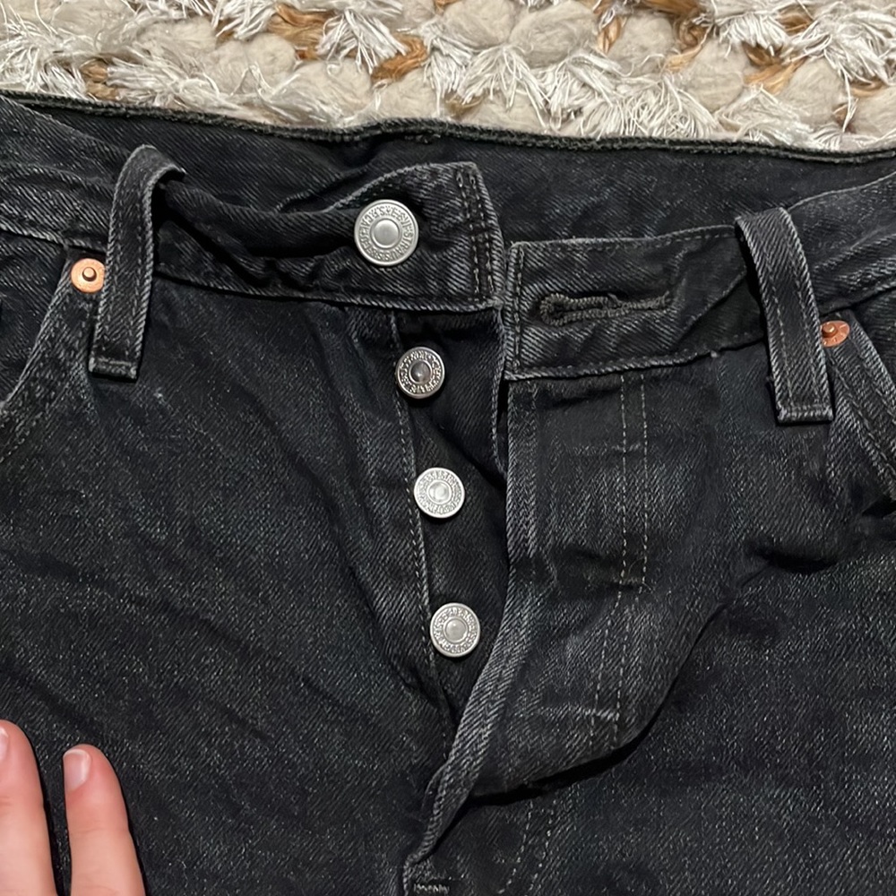 LEVI’S 501® HIGH RISE WOMEN'S SHORTS - Picture 6 of 7